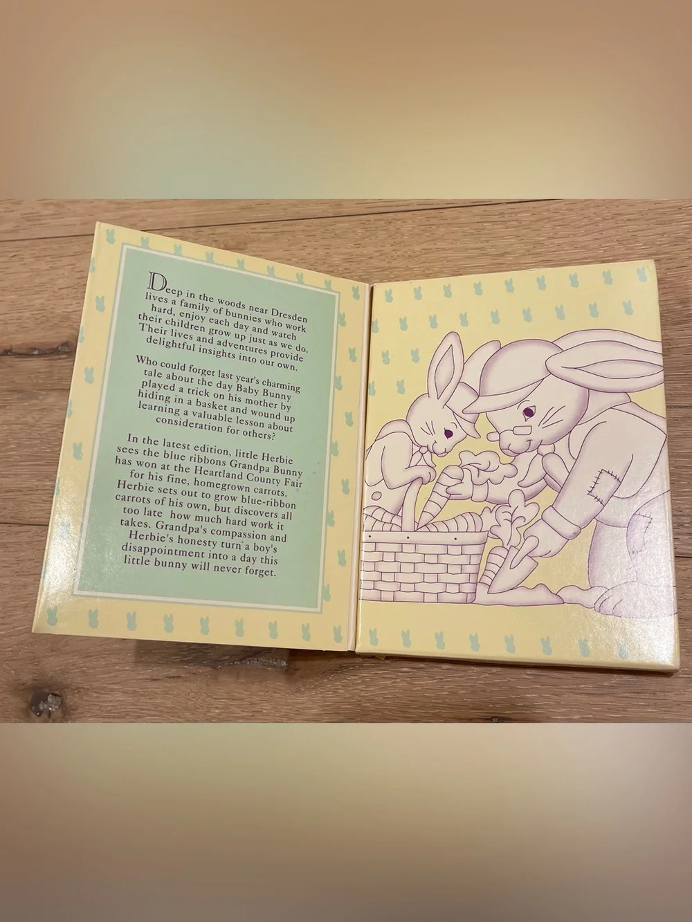 1995 Longaberger Easter Cookie Mold Grandpa Bunny & Herbie with Box and Ribbon